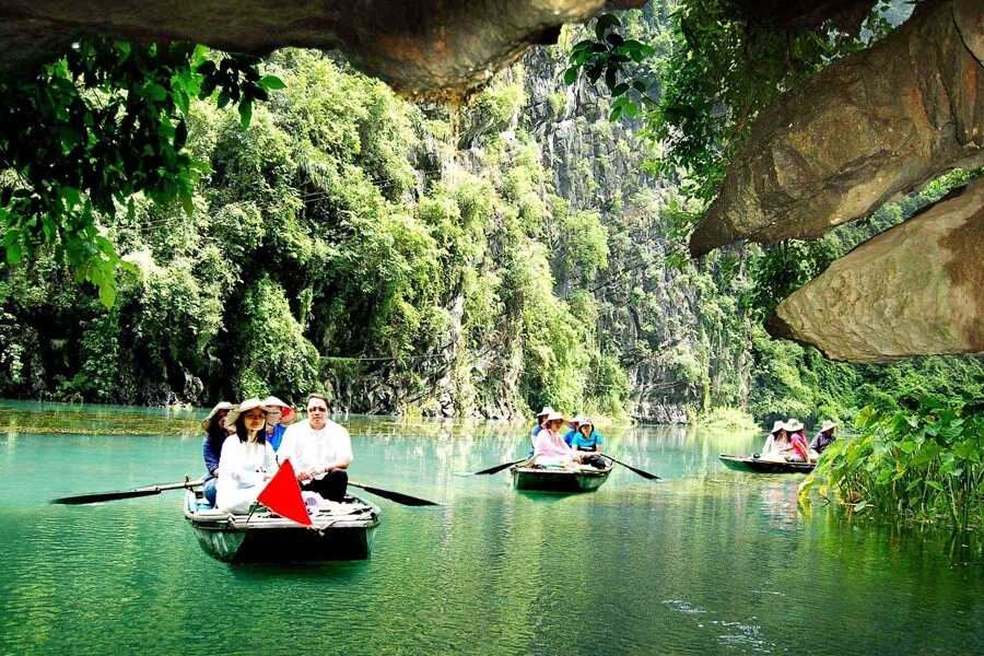 tour hoa lư tam cốc