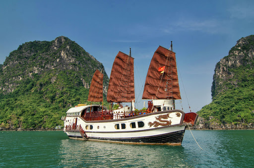 Tour Ninh Bình Hạ Long Bay Hạ Long Park 3 ngày 2 đêm